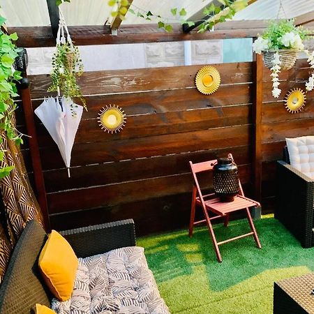 Chambre Cocooning Chez L'Habitant ヴィルヌーヴ・ル・ロワ エクステリア 写真