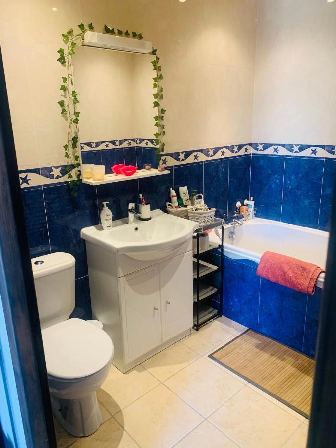 Chambre Cocooning Chez L'Habitant ヴィルヌーヴ・ル・ロワ エクステリア 写真